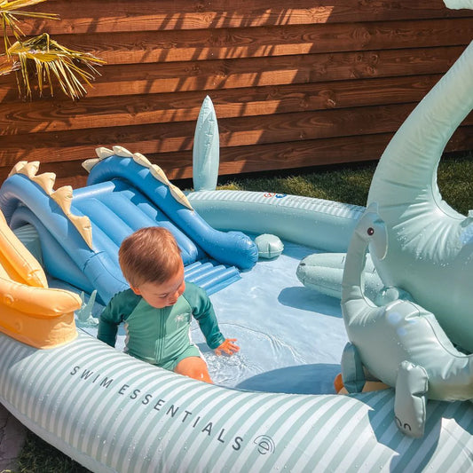 Leik Sundlaug │Dino